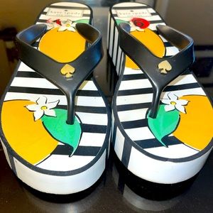 Kade spade platform flip flops size 6 new